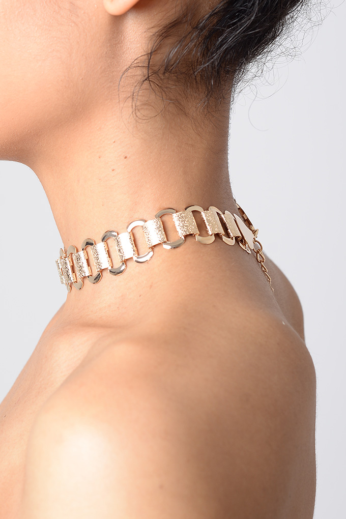 Stylish Gold Linked Choker Necklace